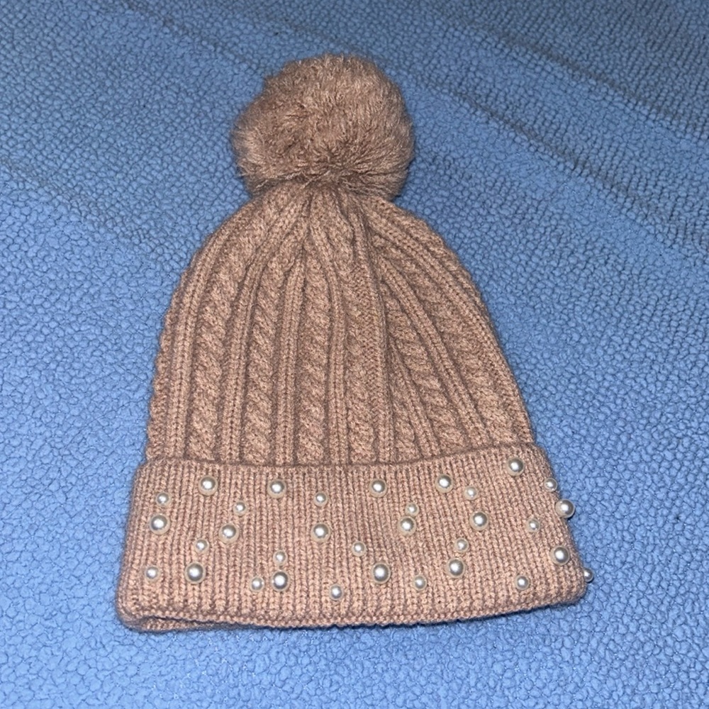 One-size-fits-all hat